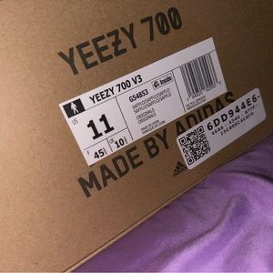 Brand new yeezy 700